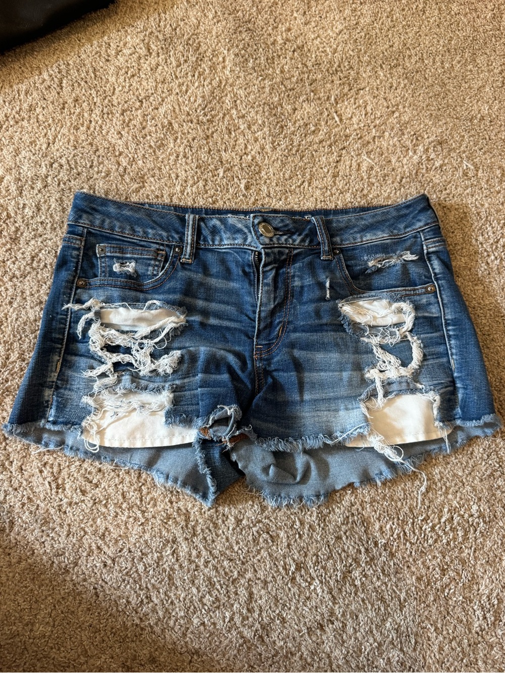 American Eagle Mid-rise shortie